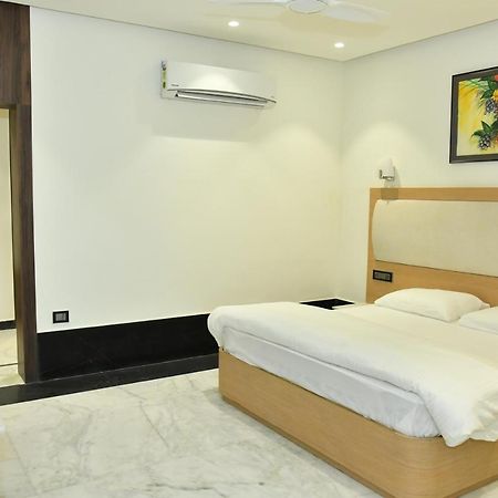 Maharaja Aggarsain Bhawan Hotel Hisar Bagian luar foto