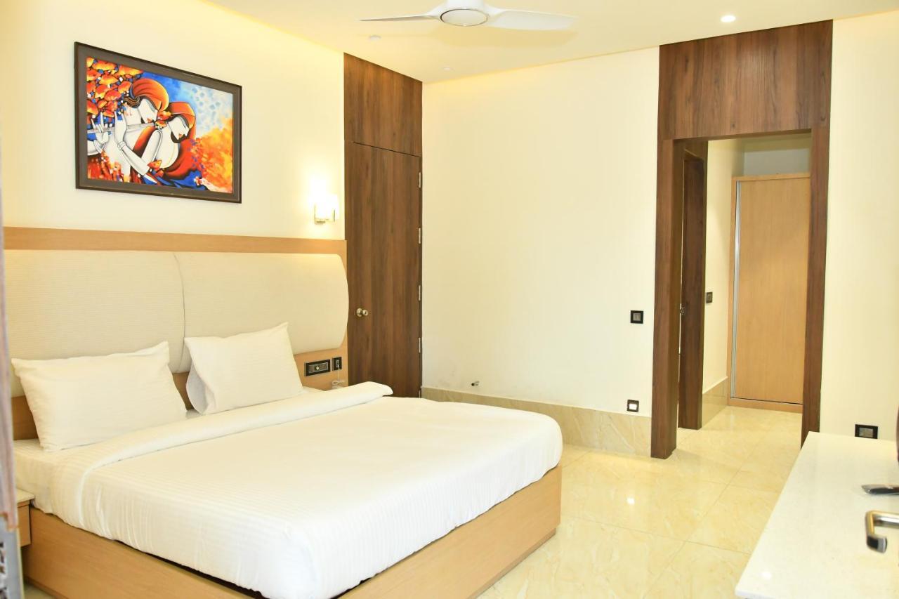 Maharaja Aggarsain Bhawan Hotel Hisar Bagian luar foto