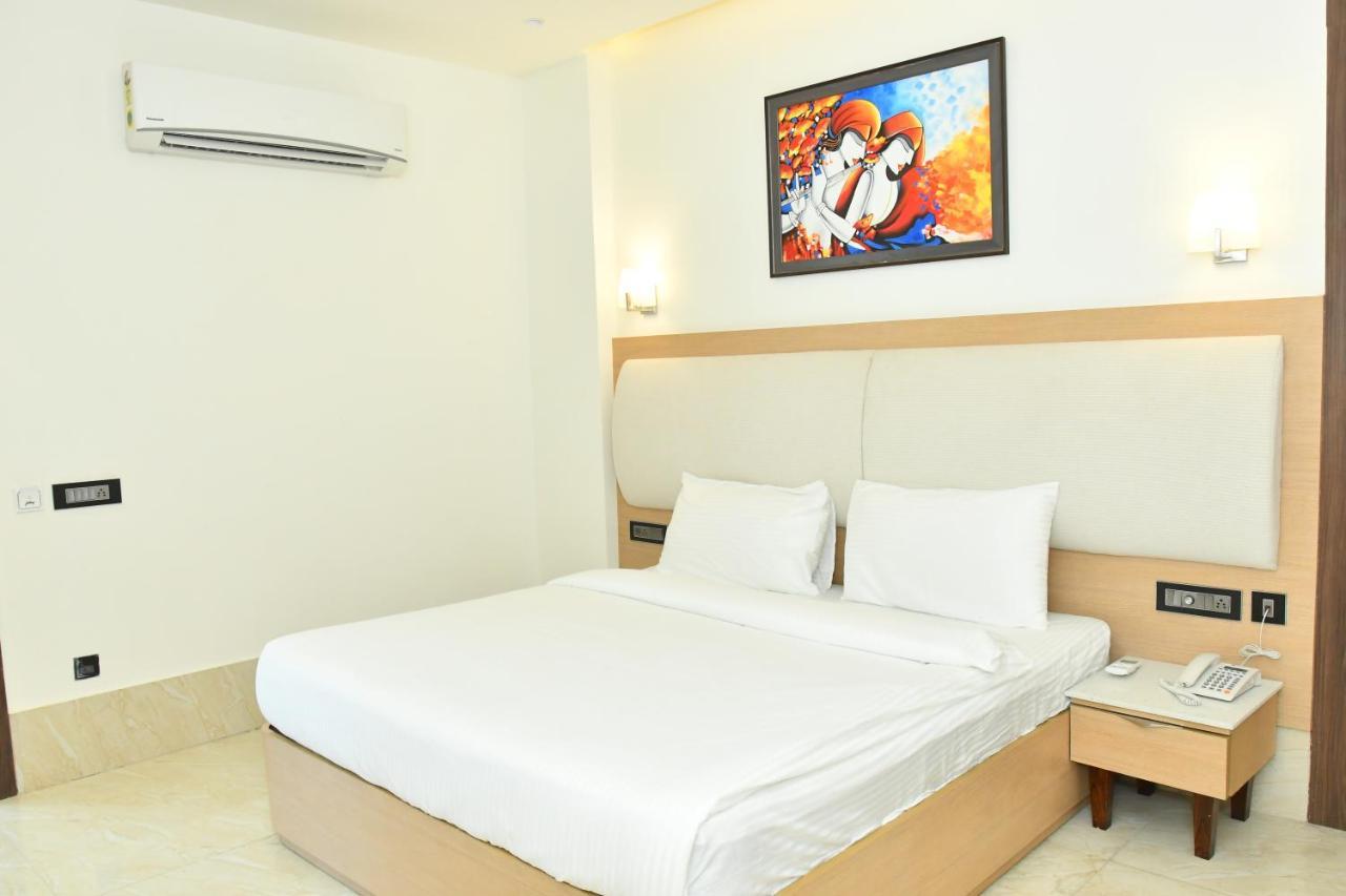 Maharaja Aggarsain Bhawan Hotel Hisar Bagian luar foto
