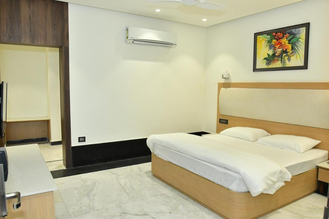 Maharaja Aggarsain Bhawan Hotel Hisar Bagian luar foto