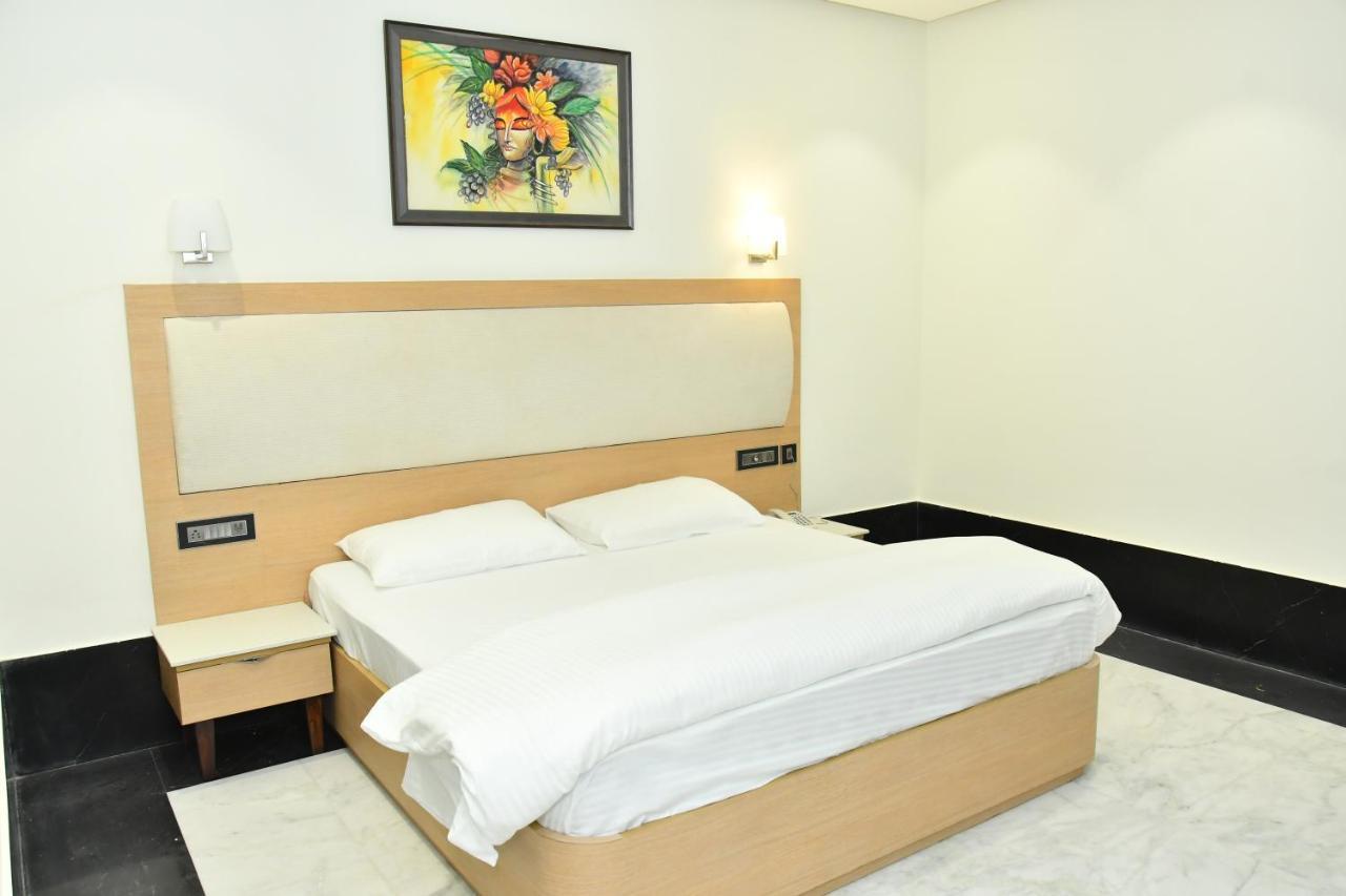 Maharaja Aggarsain Bhawan Hotel Hisar Bagian luar foto
